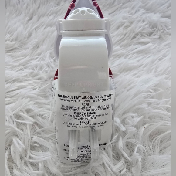 Bath & Body Works Santa WallFlower Plug-In. Includes 2 WallFlower Fragrances NWT - Picture 3 of 7